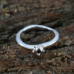 Alice Feminine Black Solitaire Ring