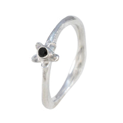Alice Feminine Black Solitaire Ring