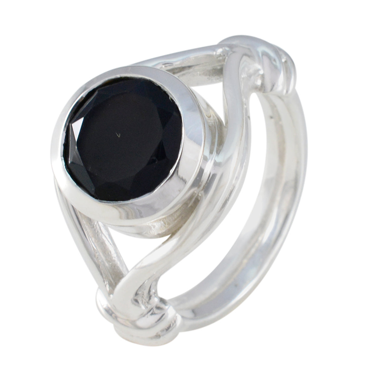 Saanvi Romantic Black Solitaire Ring