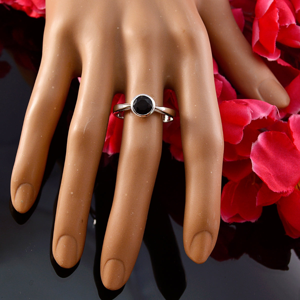 Nari Modern Black Solitaire Ring