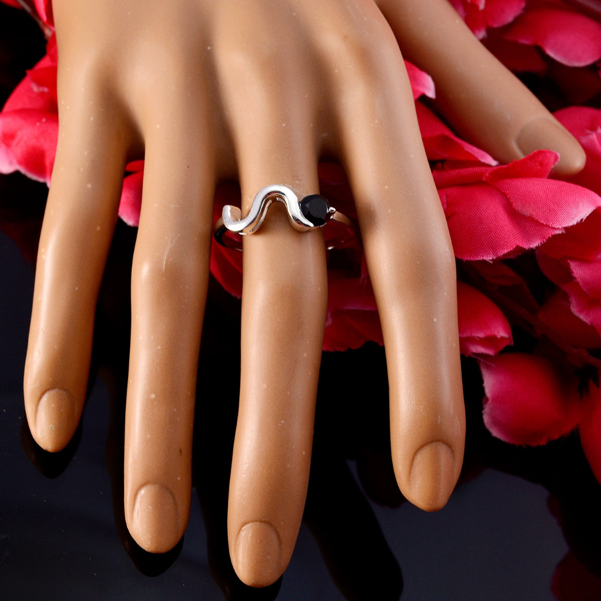 Audrey Graceful Black Solitaire Ring