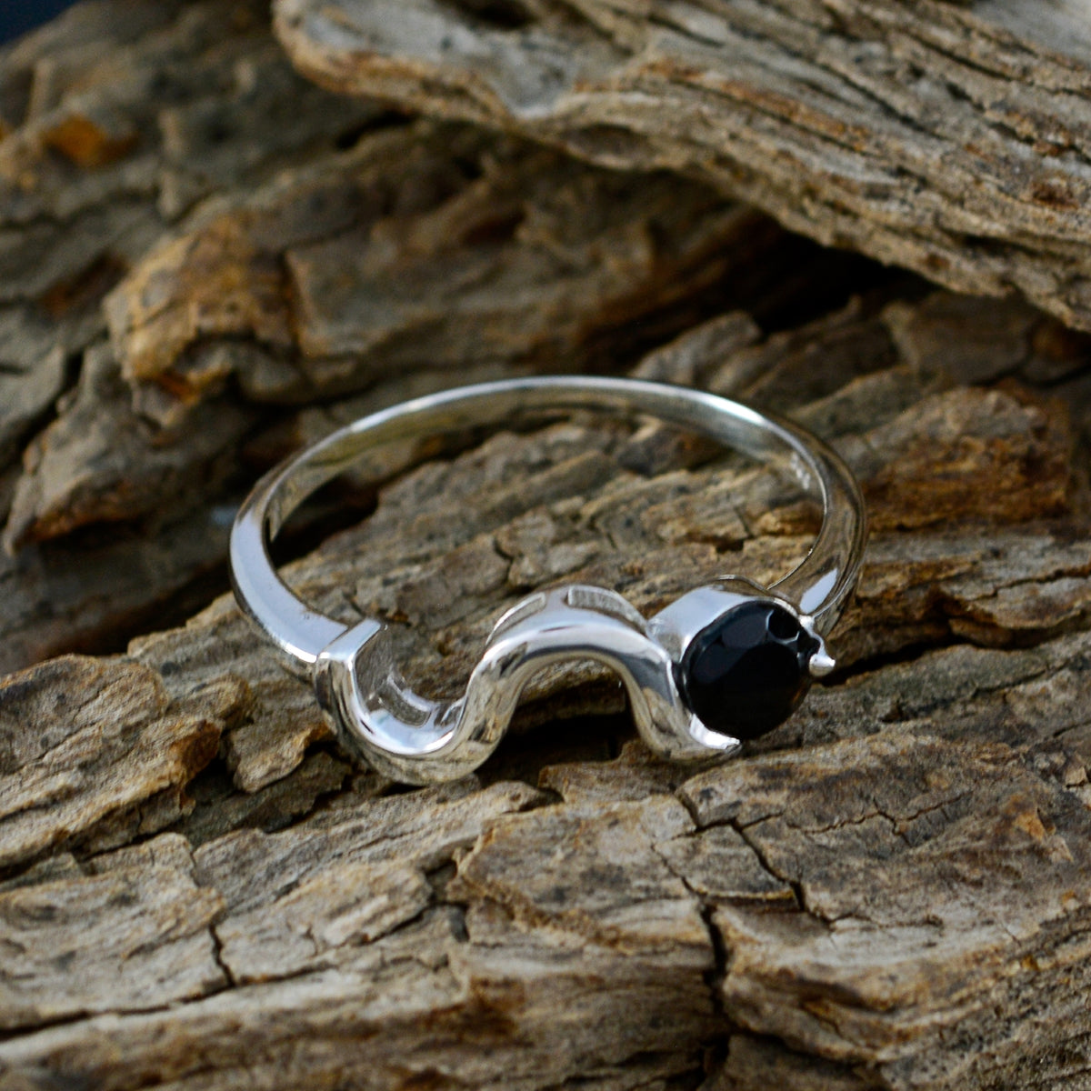 Audrey Graceful Black Solitaire Ring
