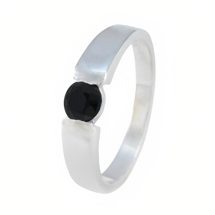 Aurora Feminine Black Solitaire Ring