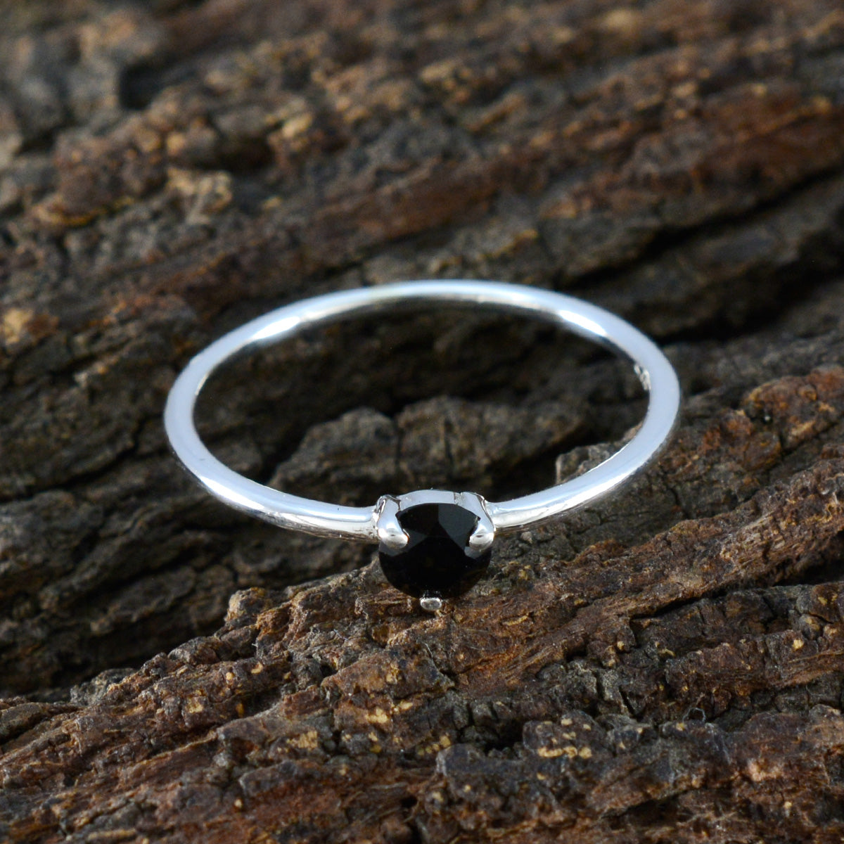 Ying valentine Black Solitaire Ring