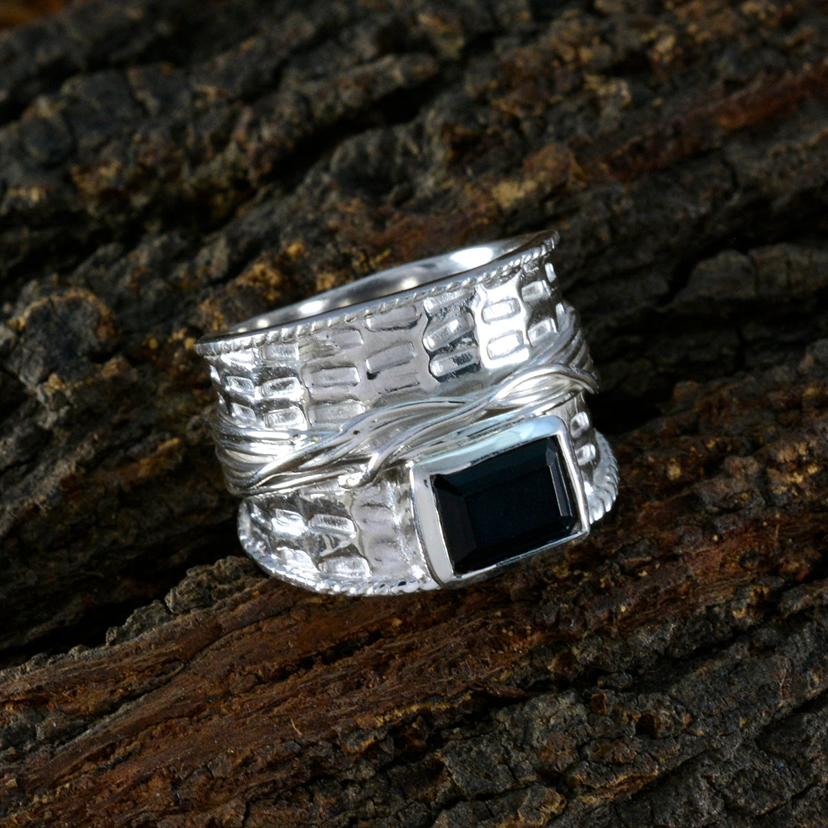 Sarah Victorian Black Solitaire Ring