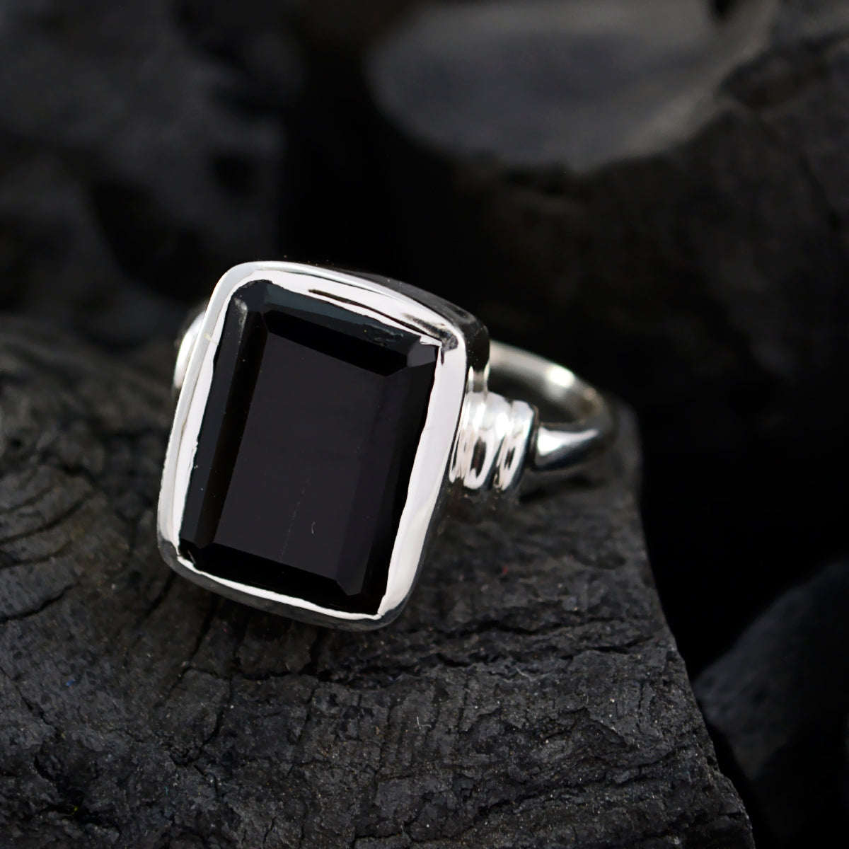 Lucy Signet Black Solitaire Ring
