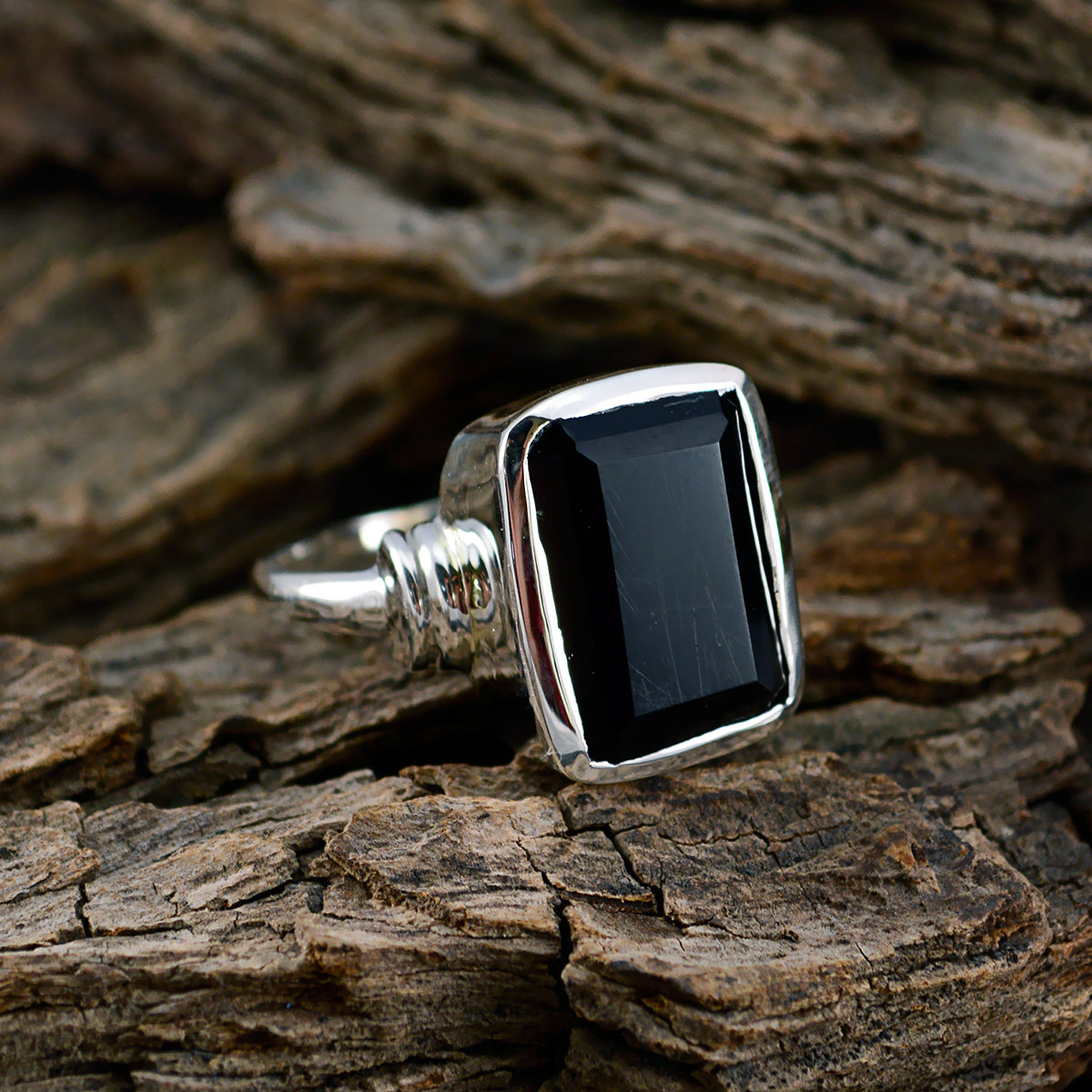 Lucy Signet Black Solitaire Ring