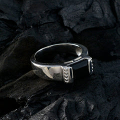 Meera Romantic Black Solitaire Ring