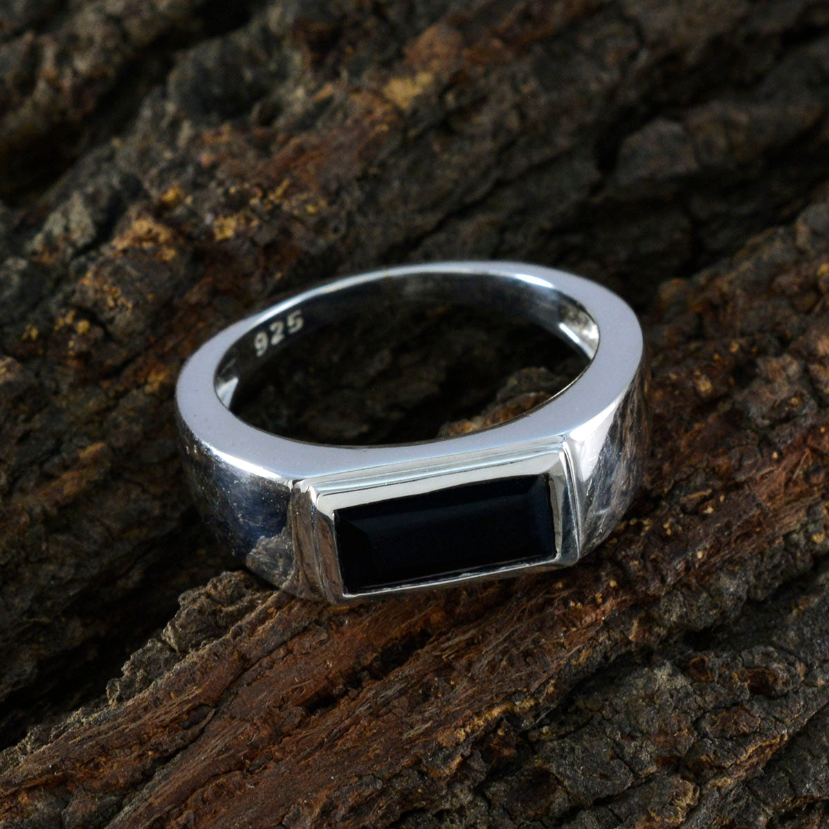 Joaquina Cultural Black Solitaire Ring