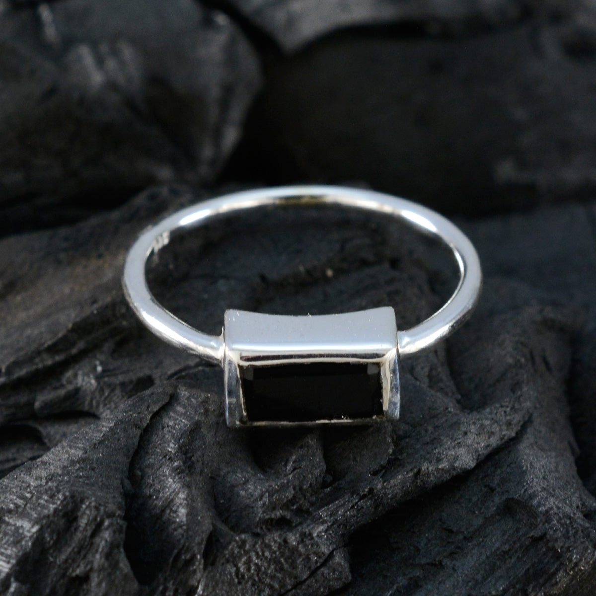 Maria Sophisticated Black Solitaire Ring