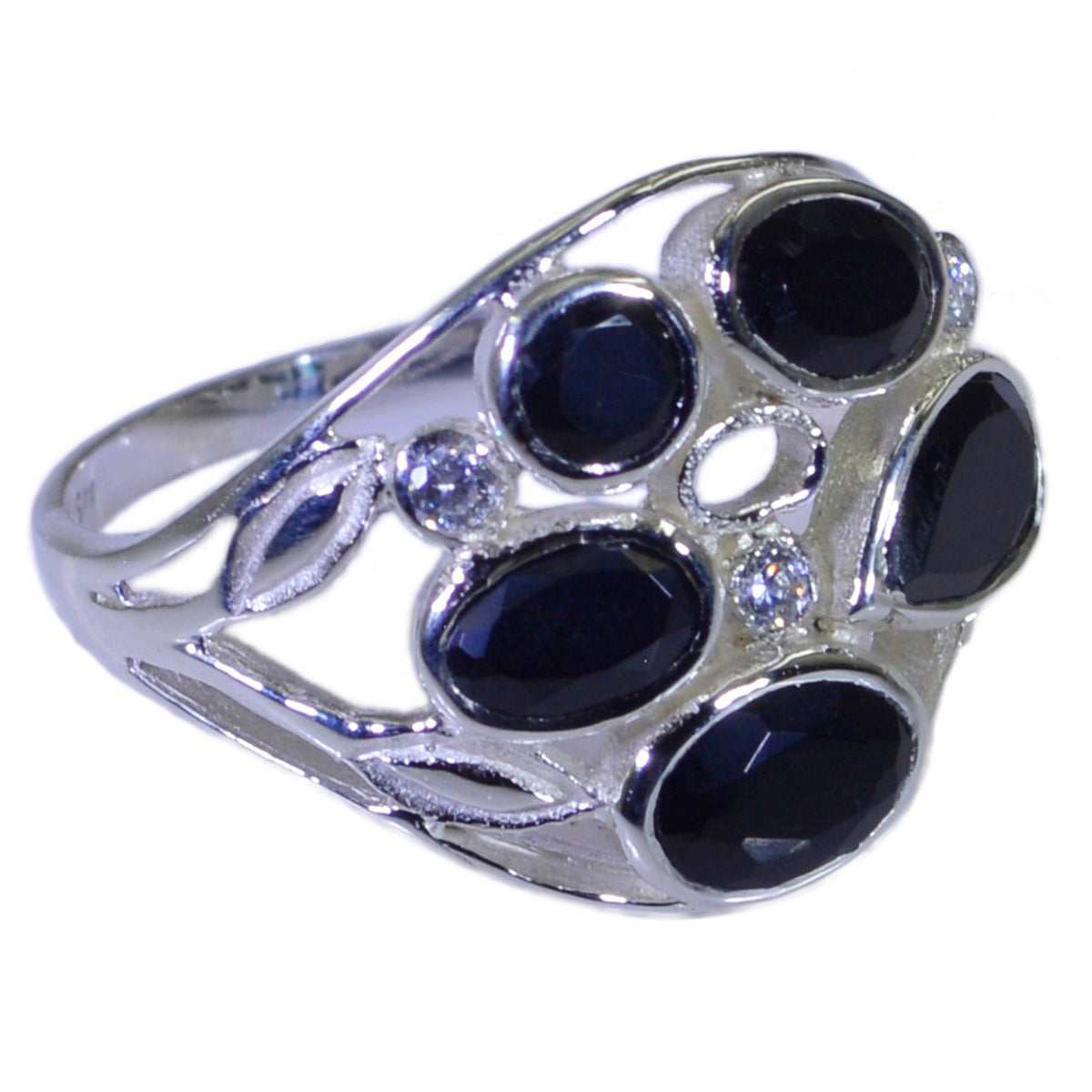 Natcha Feminine Black Penta Ring