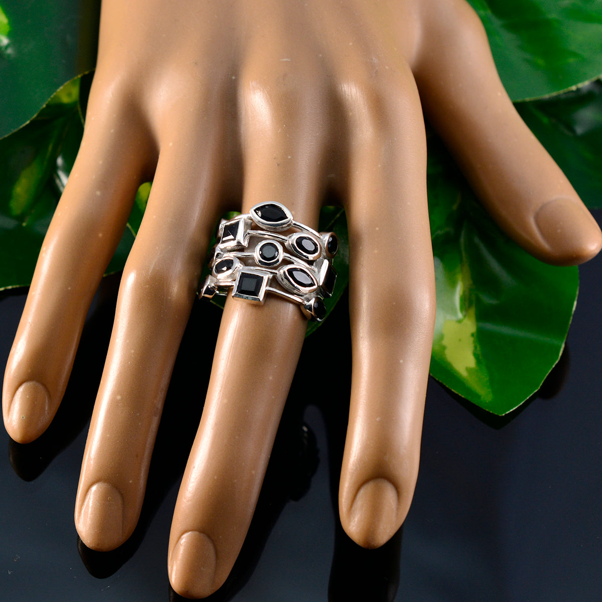 Saanvi Modern Black multiple Ring