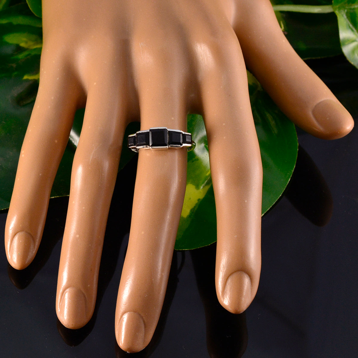Audrey Glamorous Black Penta Ring