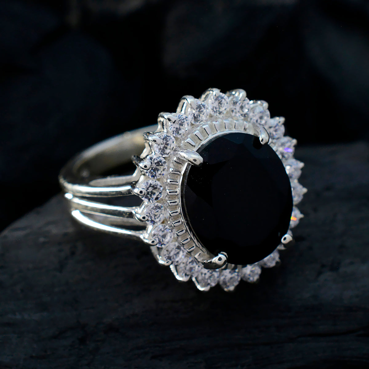 Luisa Signet Black Halo Ring