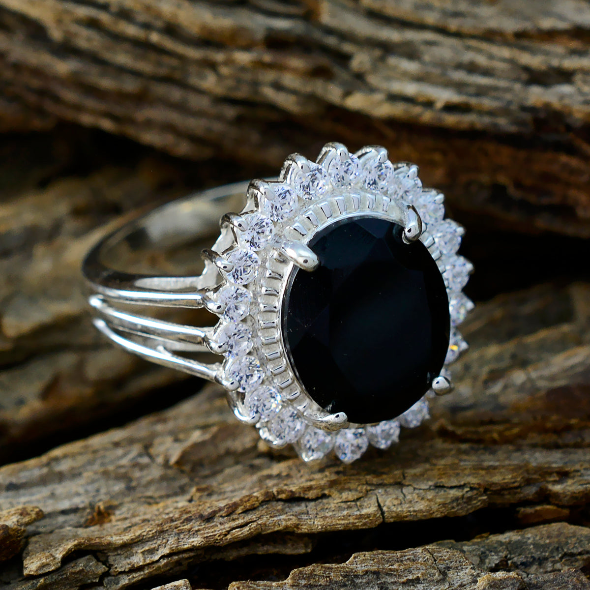 Luisa Signet Black Halo Ring