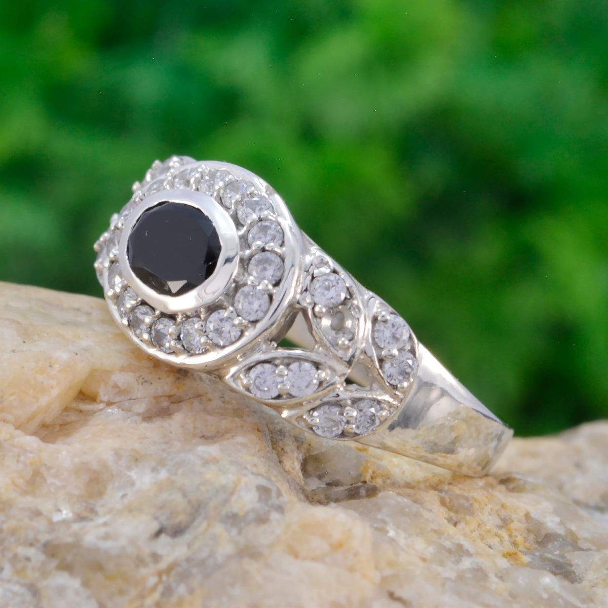 Aisha Luxurious Black Halo Ring