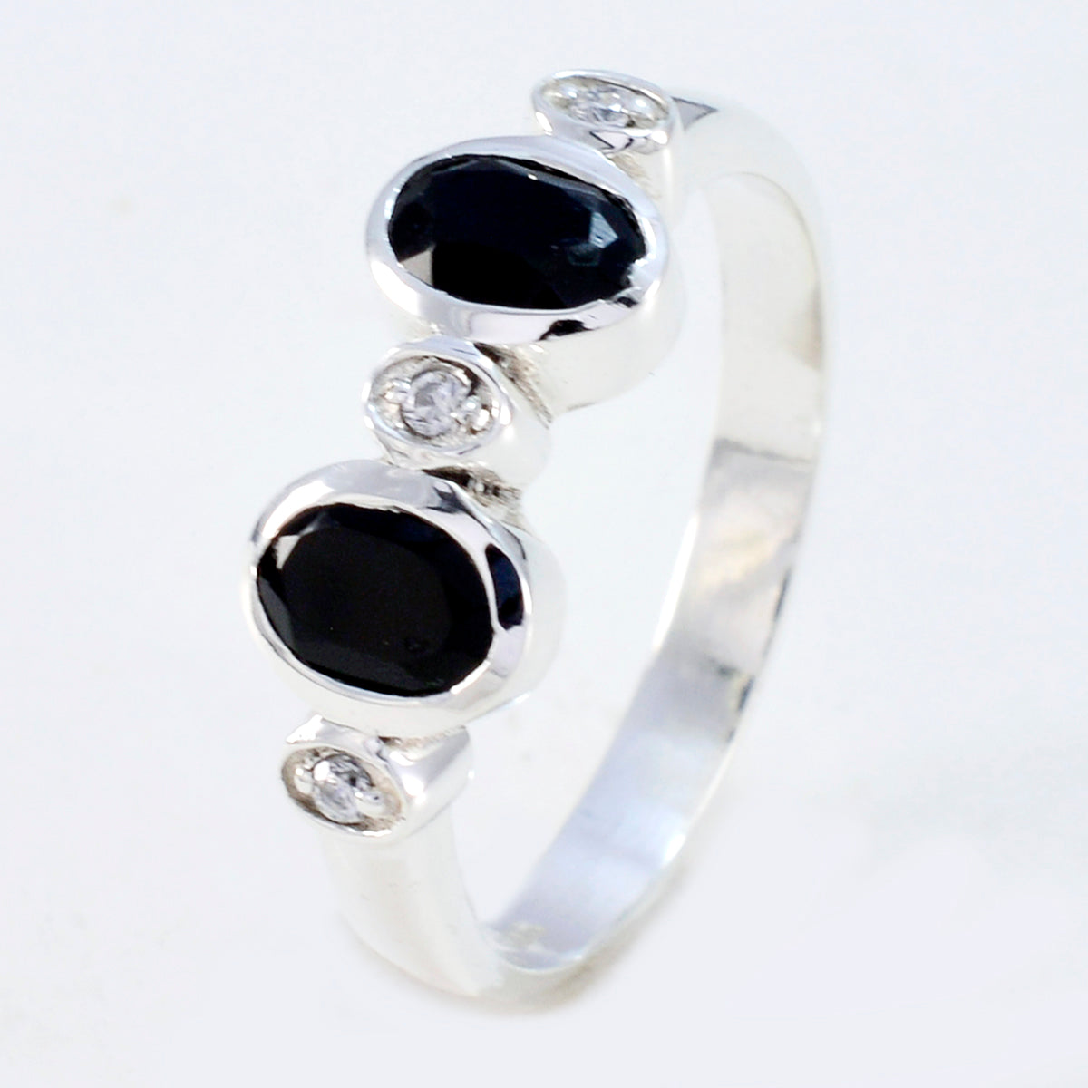 Nari Artisan Black Halo Ring