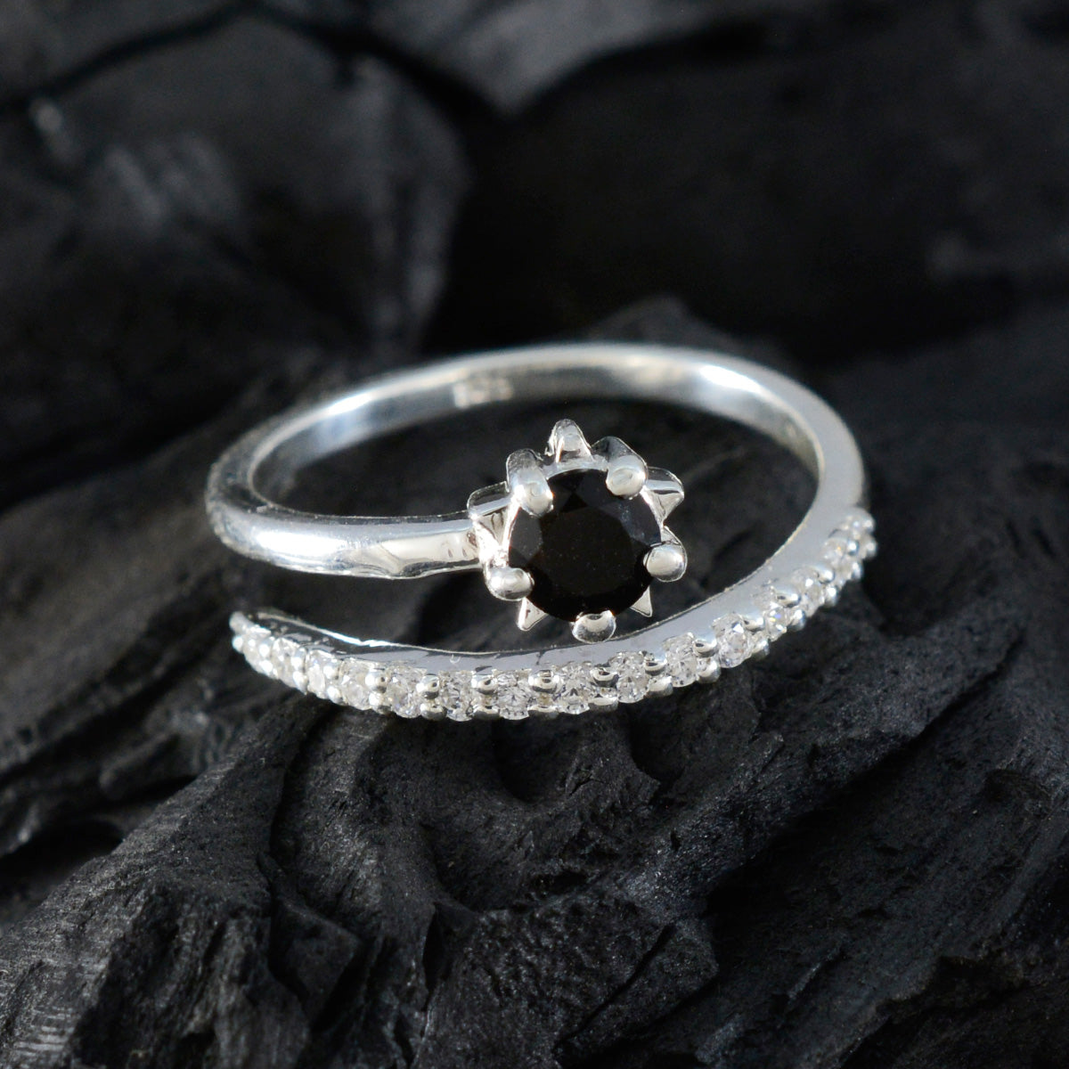 Riya Abstract Black Halo Ring