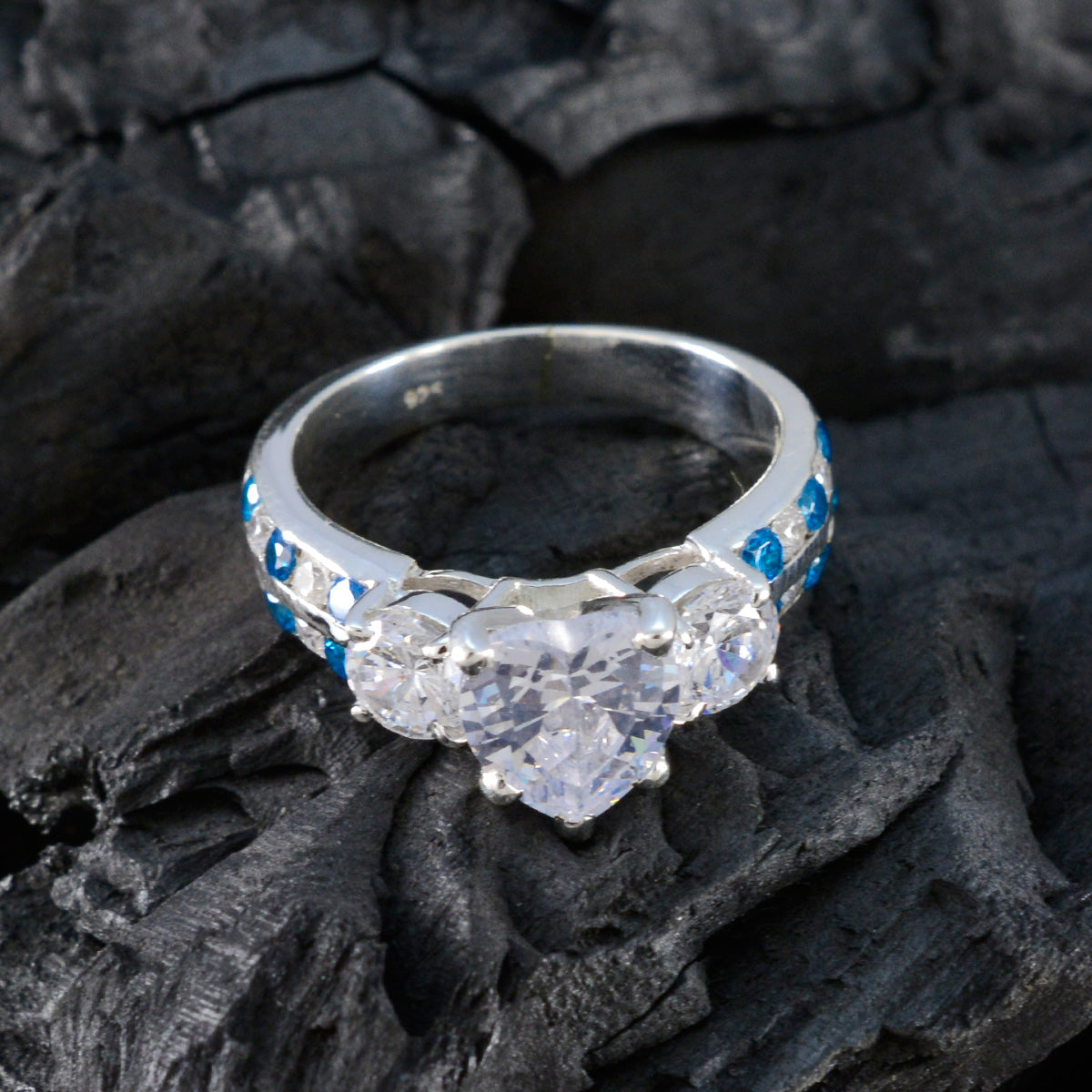 Aisha Sophisticated Blue Halo Ring