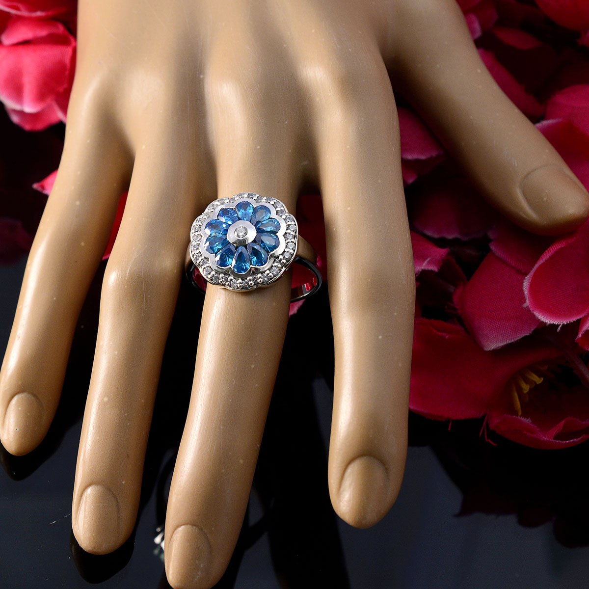 Noelia Modern Blue multiple Ring