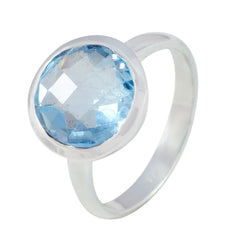 Ángeles Sophisticated Blue Solitaire Ring