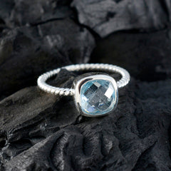 Araya Twist Blue Solitaire Ring