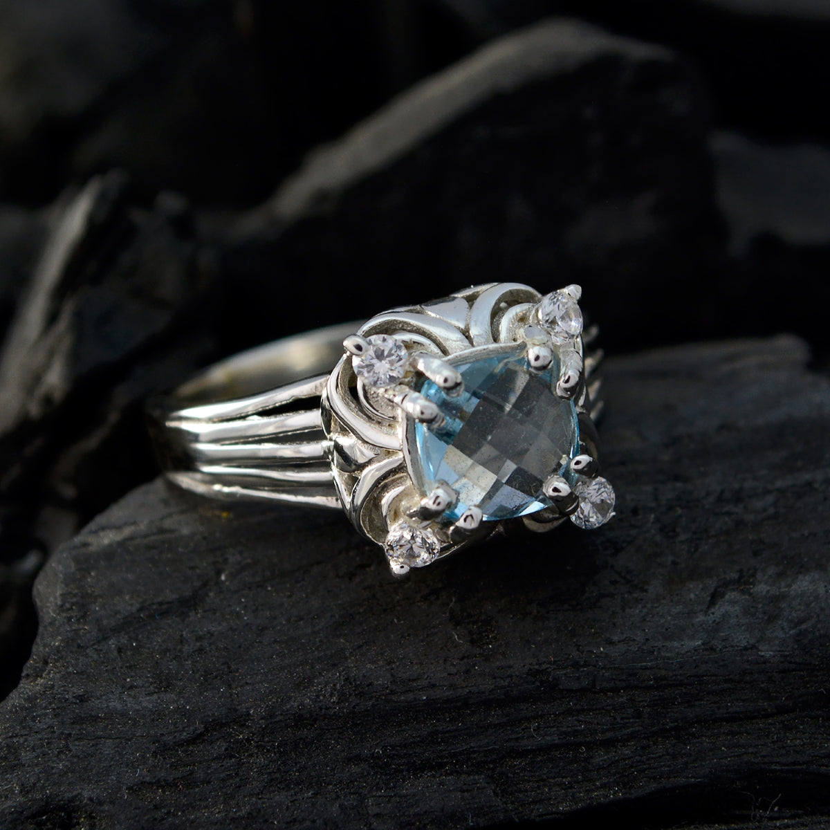 Riya Luxurious Blue Halo Ring