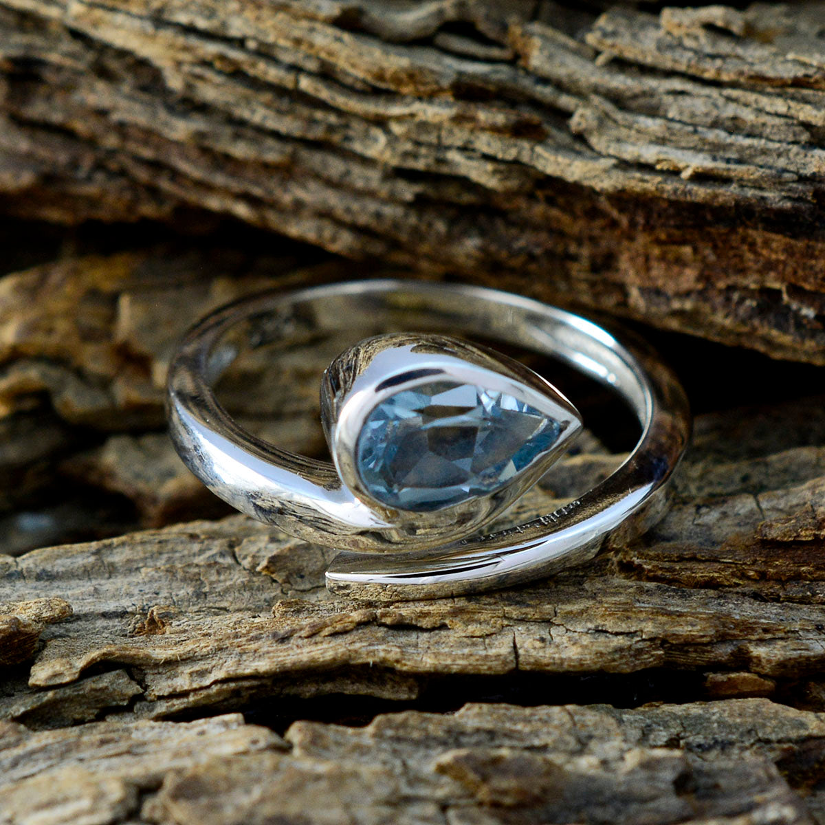 Violet Fairytale Blue Solitaire Ring