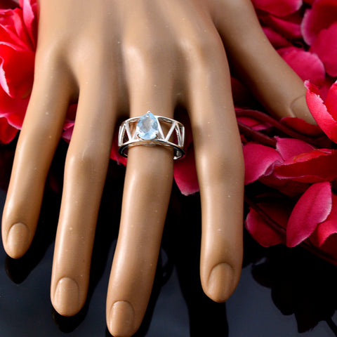 Putri Glamorous Blue Solitaire Ring