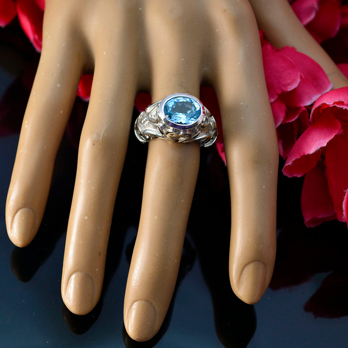 Priya antique Blue Solitaire Ring