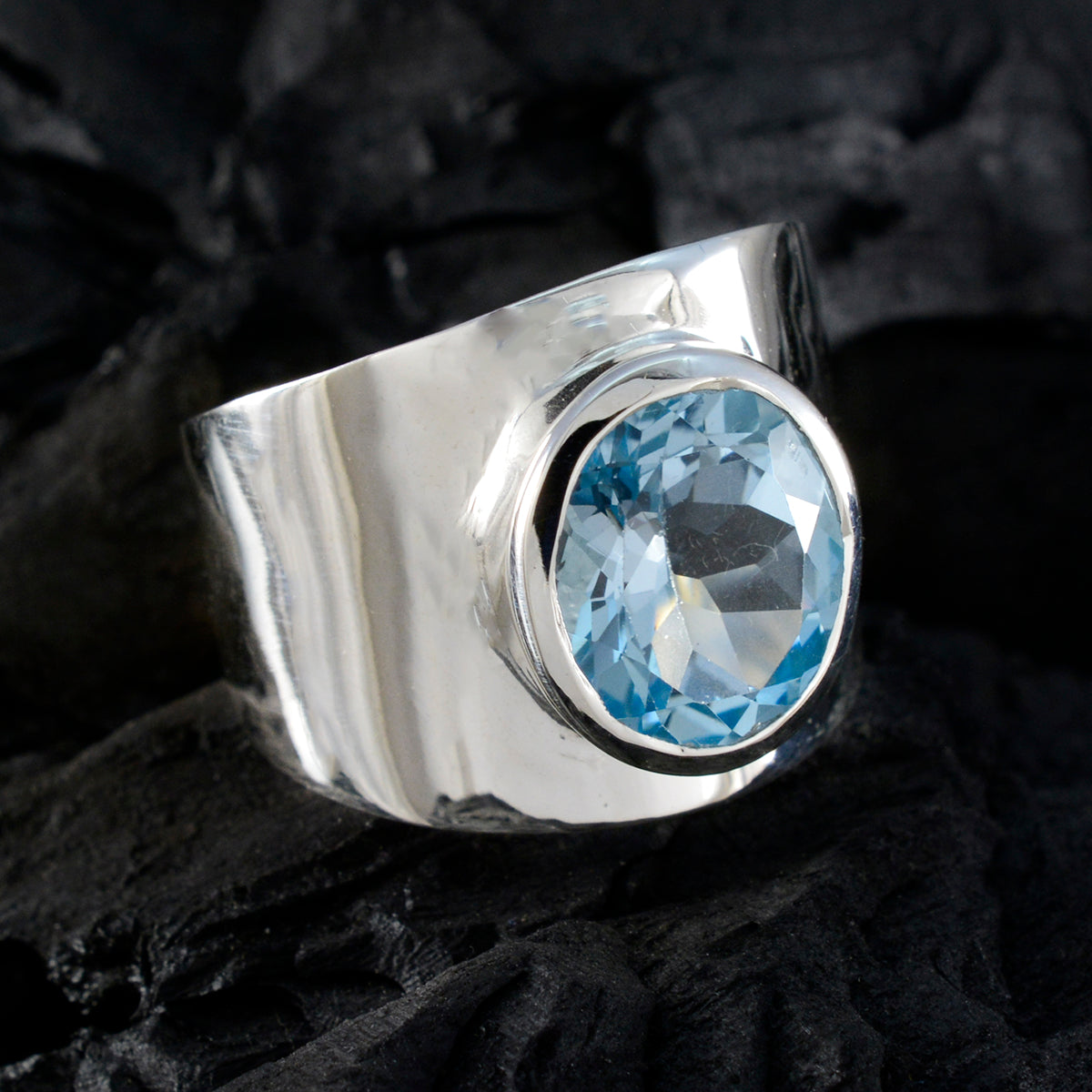 Bianca Armor Blue Solitaire Ring