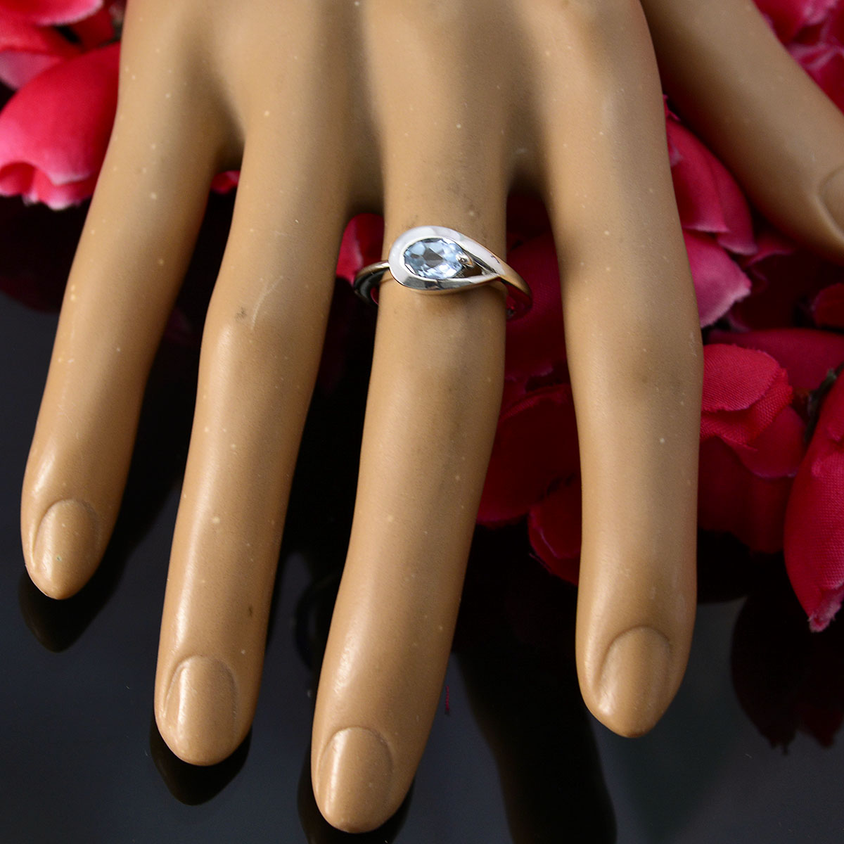 Giulia Romantic Blue Solitaire Ring
