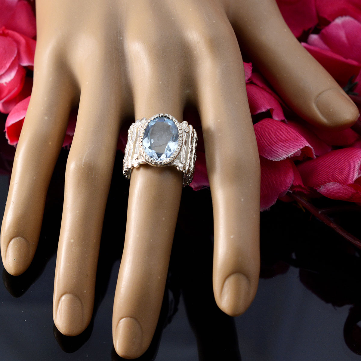 Bianca Armor Blue Solitaire Band