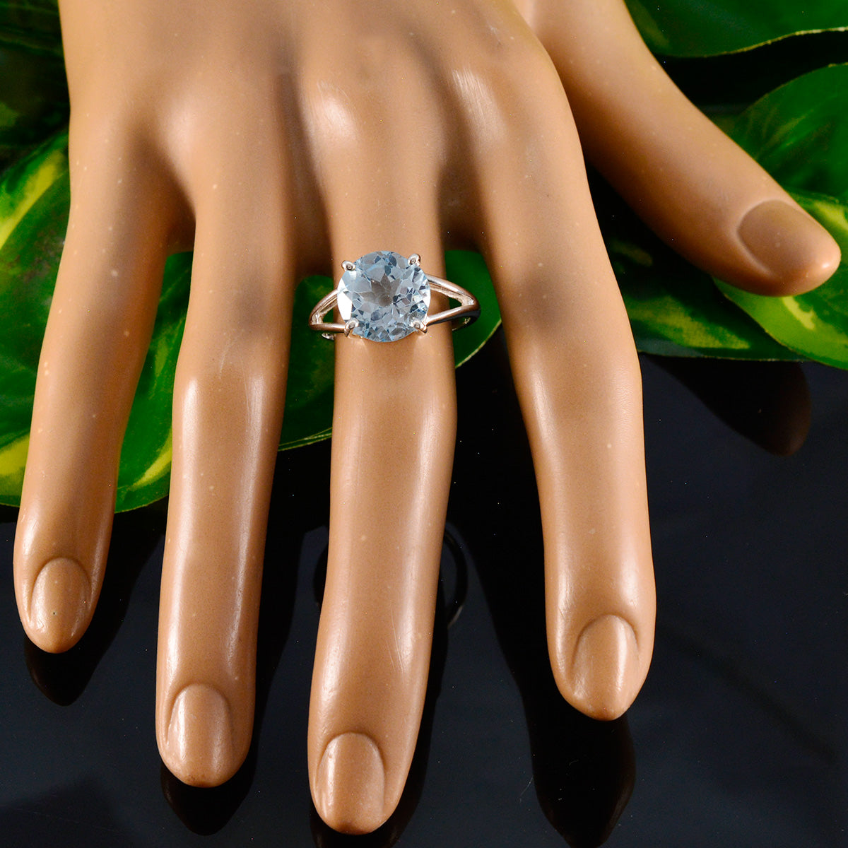 Putri Fairytale Blue Solitaire Ring