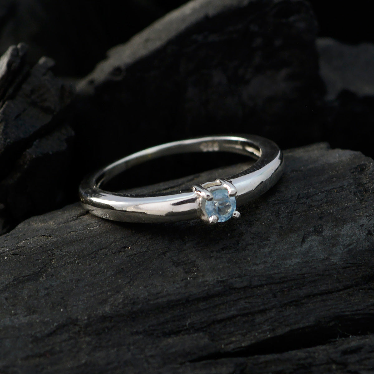 Freya Luxurious Blue Solitaire Ring