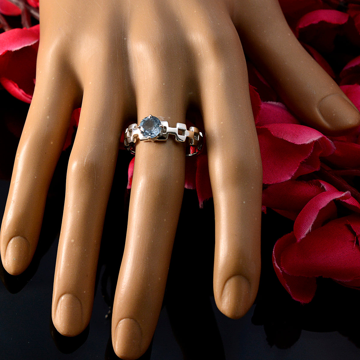 Eliza Trendy Blue Solitaire Ring