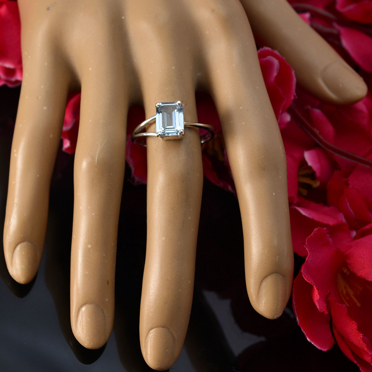 Nova Luxurious Blue Solitaire Ring