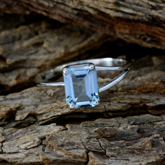 Nova Luxurious Blue Solitaire Ring