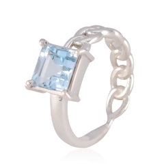 Dewi Luxurious Blue Solitaire Ring