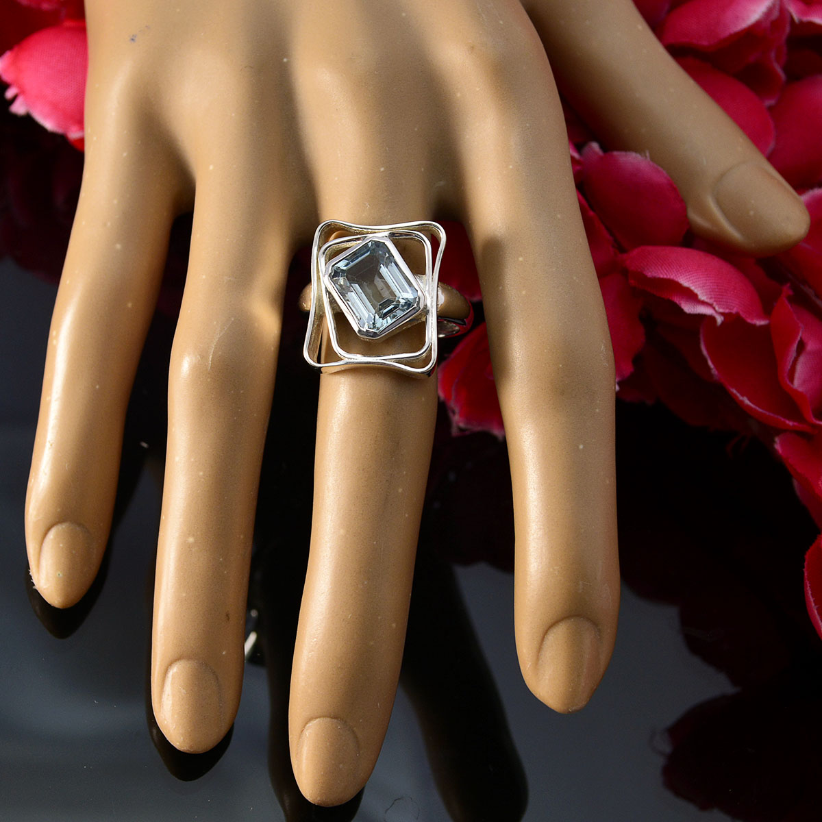 Siti Signet Blue Solitaire Ring
