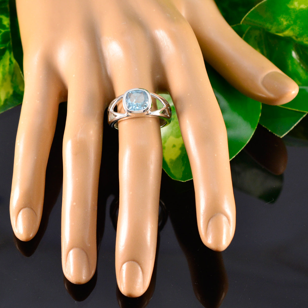 Sofia Trendy Blue Solitaire Ring