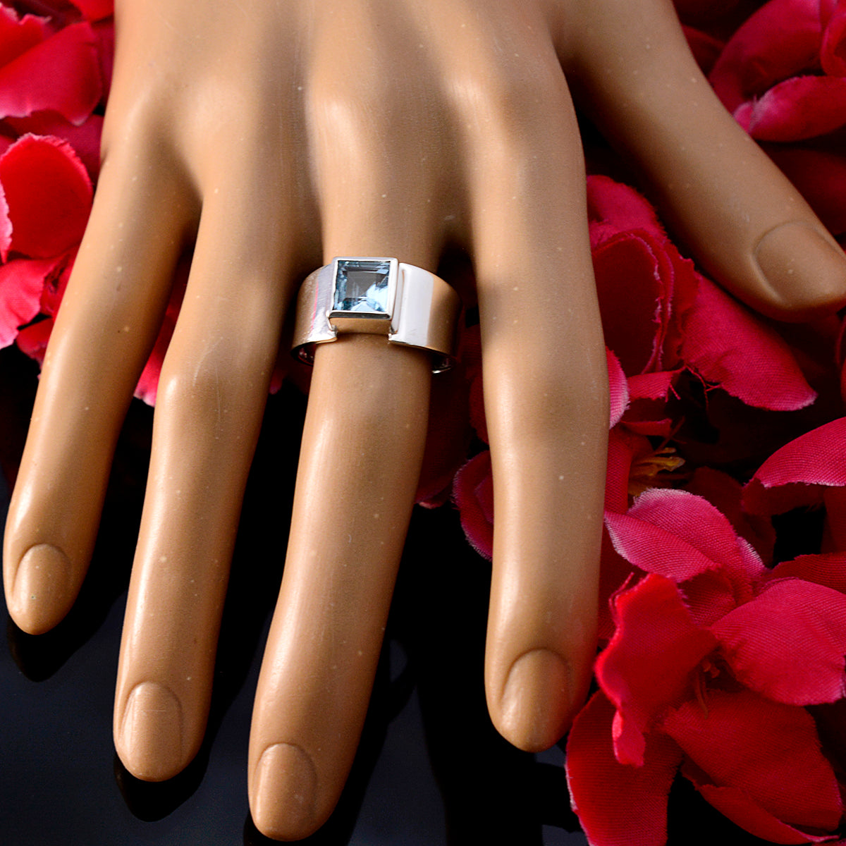 Dewi Abstract Blue Solitaire Ring