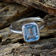 Hua Modern Blue Solitaire Ring