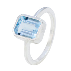 Hua Modern Blue Solitaire Ring