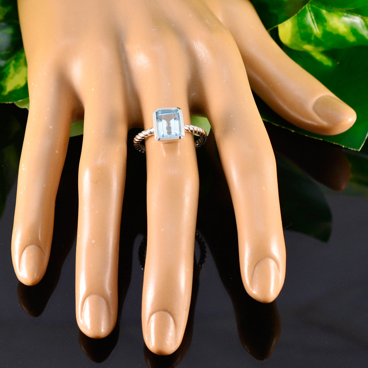 Addison Glamorous Blue Solitaire Ring