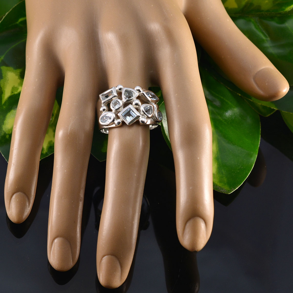 Nisa Trendy Blue octa Ring