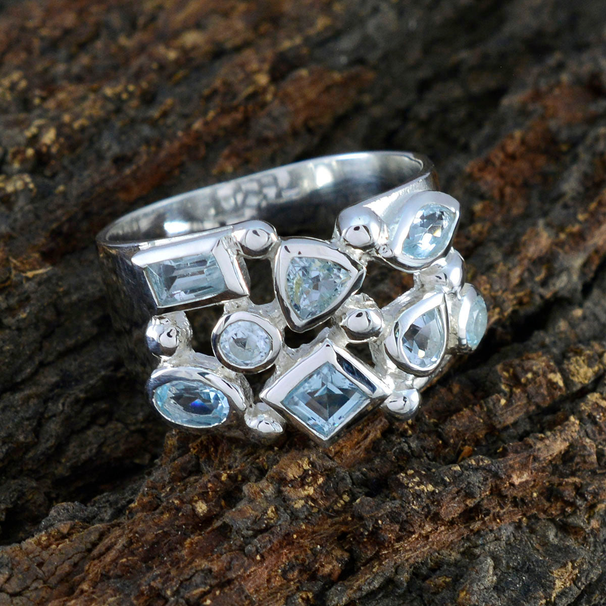Nisa Trendy Blue octa Ring