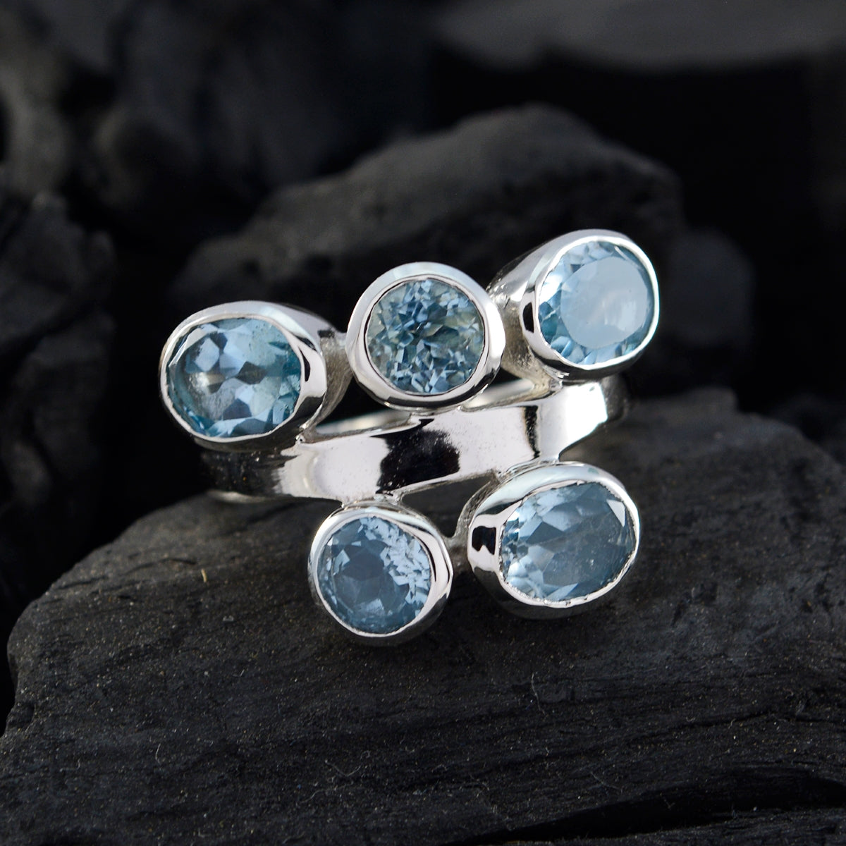 Mila Trendy Blue Penta Ring