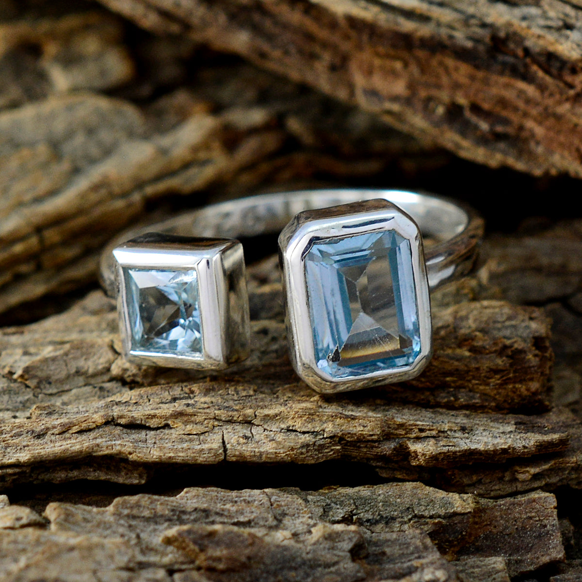 Liyana Abstract Blue Toi et Moi Ring