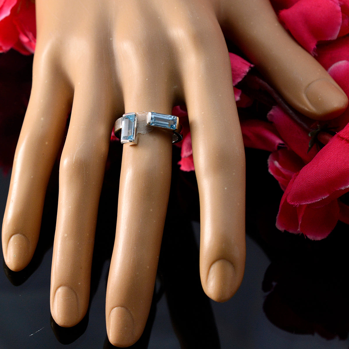 Emma Sophisticated Blue Toi et Moi Ring